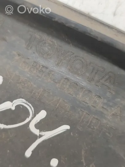 Toyota Auris 150 Etupuskurin reuna 7685102120A