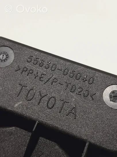 Toyota Avensis T270 Puodelių laikiklis (priekyje) 5563005040
