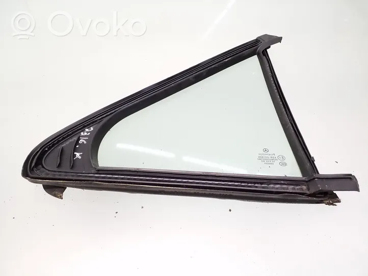 Mercedes-Benz S W220 Rear vent window glass 2207300120