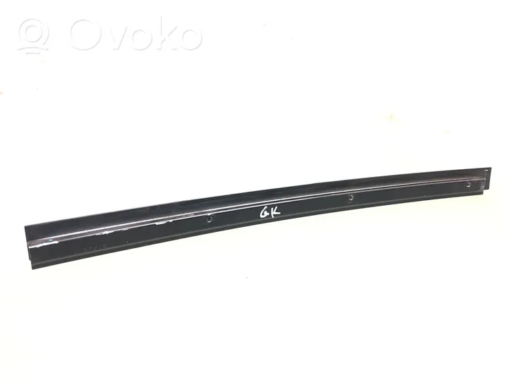 BMW 1 E81 E87 Takaoven lasin muotolista 7068129