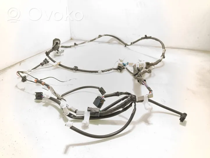 Toyota Avensis T270 Faisceau de câbles hayon de coffre 8218405150