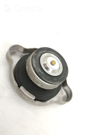 Subaru Impreza IV Vase d'expansion / bouchon de réservoir de liquide de refroidissement 