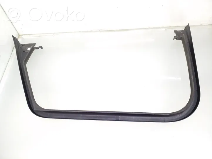 Audi A3 S3 8V Rivestimento modanatura del vetro della portiera posteriore 8V4867671