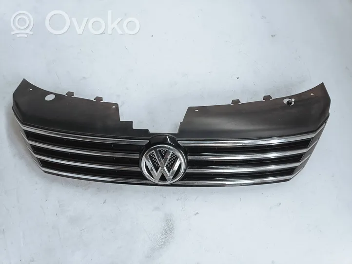 Volkswagen PASSAT B7 Front bumper upper radiator grill 3AA853651