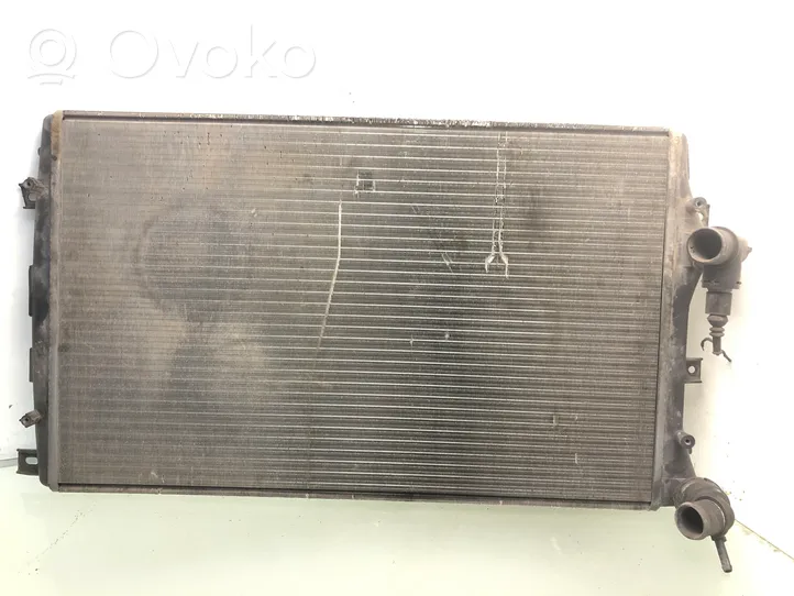 Volkswagen PASSAT B6 Radiateur de refroidissement 1K0121253AA