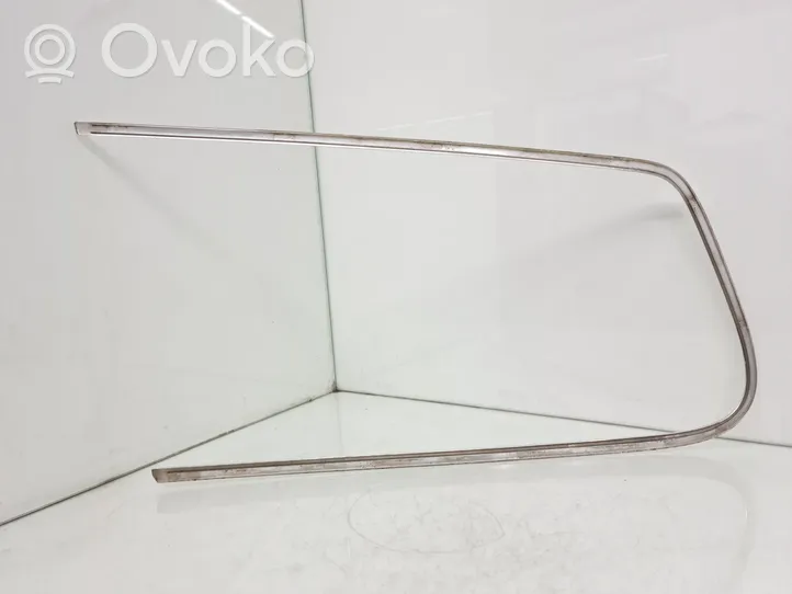 Volkswagen PASSAT B6 Rear glass trim 3C9853346