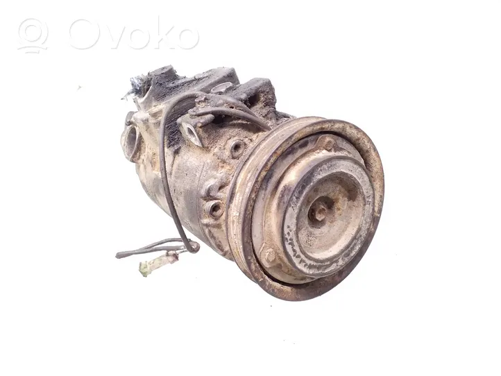 Volkswagen PASSAT B5 Ilmastointilaitteen kompressorin pumppu (A/C) 8D0260808