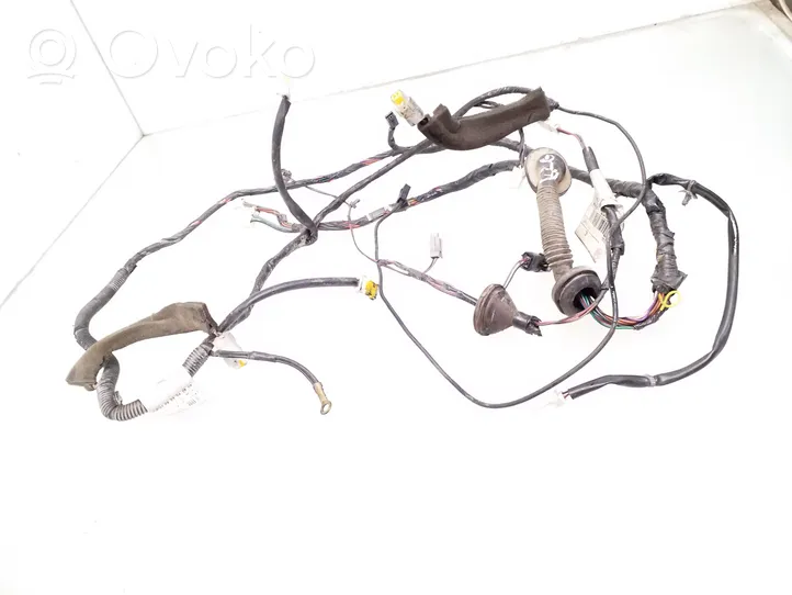 Nissan Primera Faisceau de câbles hayon de coffre 24051AV001