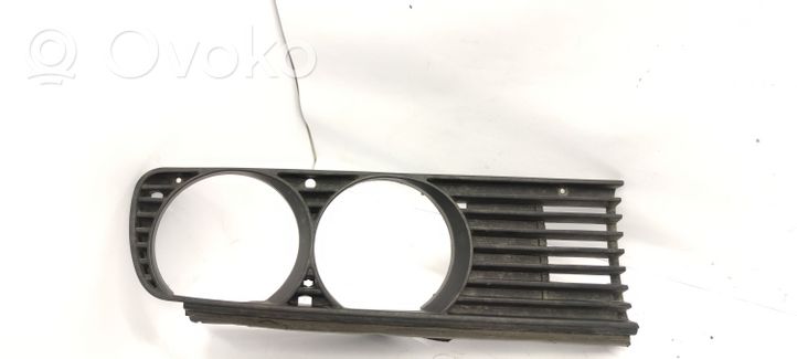 BMW 3 E30 Under headlight/headlamp trim 18760910