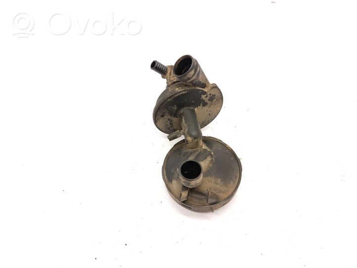 BMW 3 E46 Breather valve 7501566