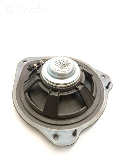 Audi A5 8T 8F Enceinte de porte arrière 8T0035411