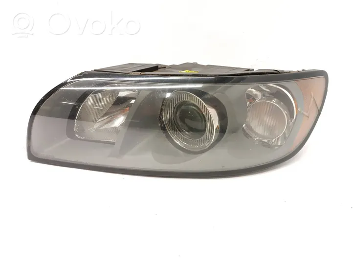 Volvo V50 Lampa przednia 30698885