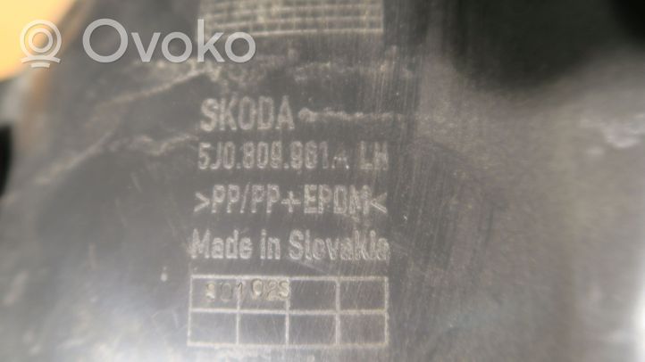 Skoda Roomster (5J) Etupyörän sisälokasuojat 5J0809961A