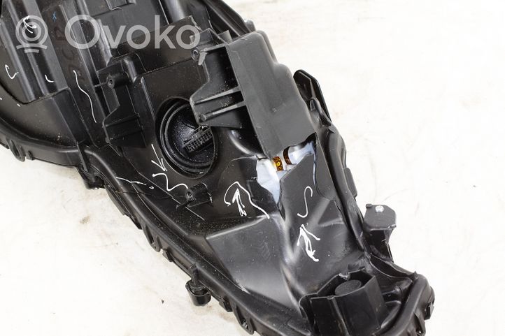 Toyota Camry Lampa przednia 8117133E80