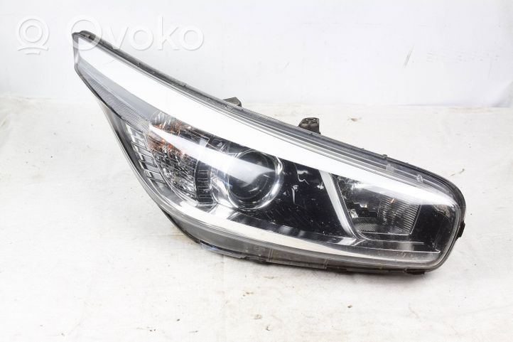 KIA Ceed Lampa przednia 92102-A2010