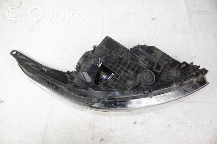 KIA Ceed Lampa przednia 92101A2441