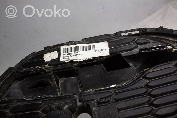 Opel Grandland X Grotelės apatinės (trijų dalių) YP00028777