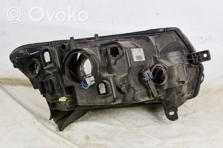 Dacia Sandero Headlight/headlamp 260605312R