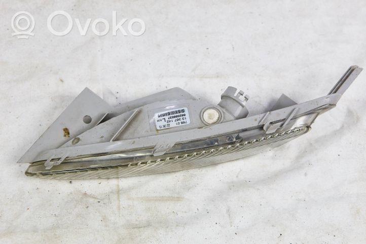 Opel Astra J Kierunkowskaz przedni 13367142