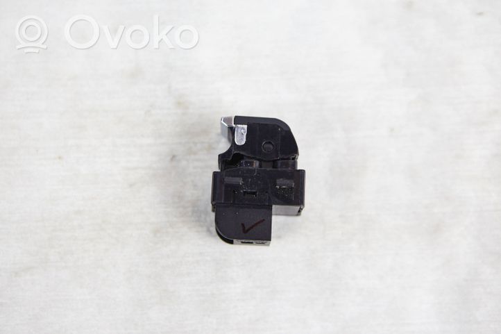 Audi A6 S6 C8 4K Takaluukun/tavaratilan luukun avauskytkin 4K0959831