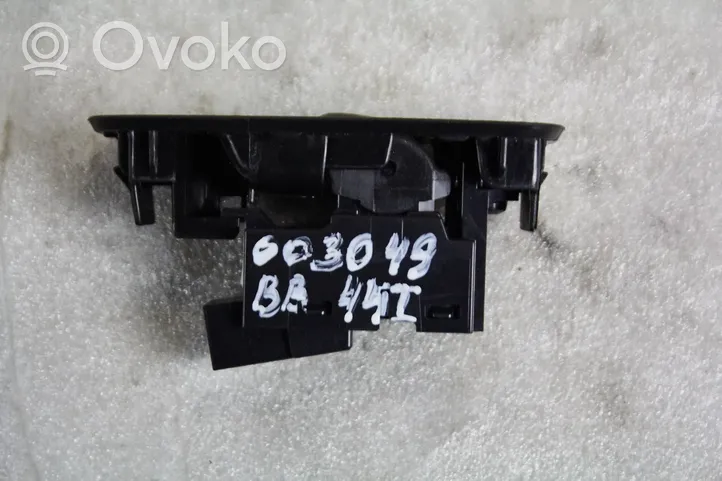 Volvo V40 Cross country Electric window control switch 31394840