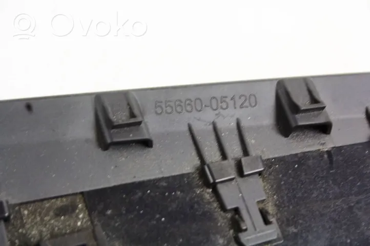 Toyota Avensis T270 Garniture, panneau de grille d'aération latérale 5566005120