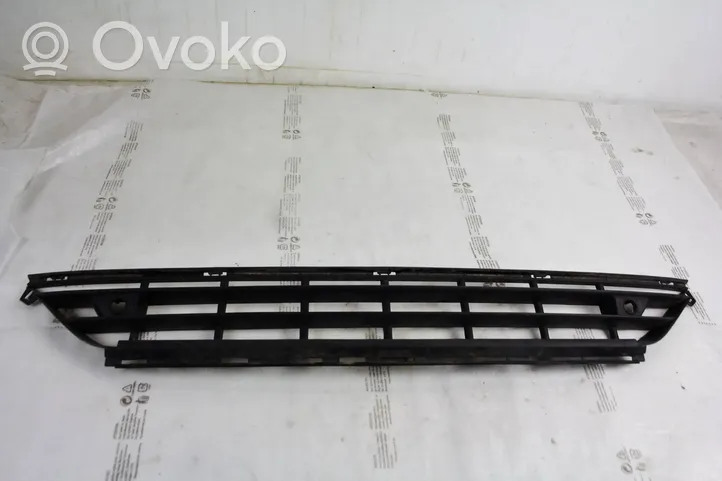 Volvo XC60 Kratka dolna zderzaka przedniego 31323775