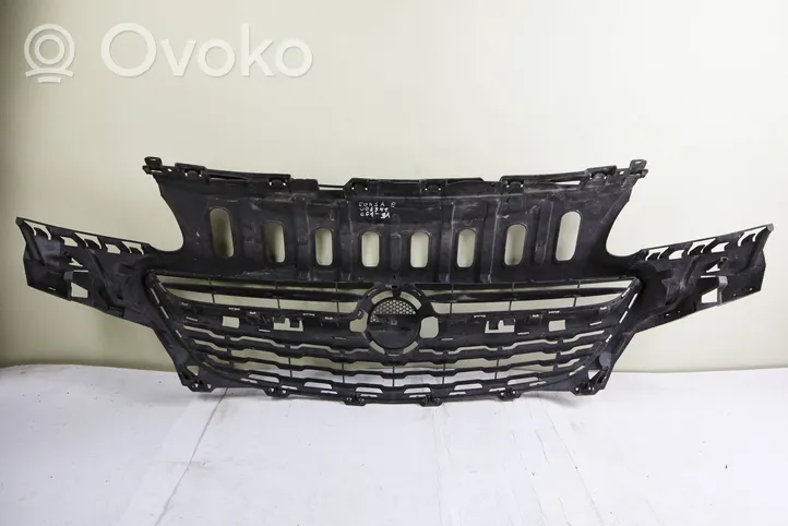 Opel Corsa E Front bumper upper radiator grill 475498858