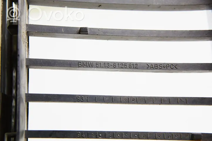 BMW 7 E38 Grille de calandre avant 51138125812