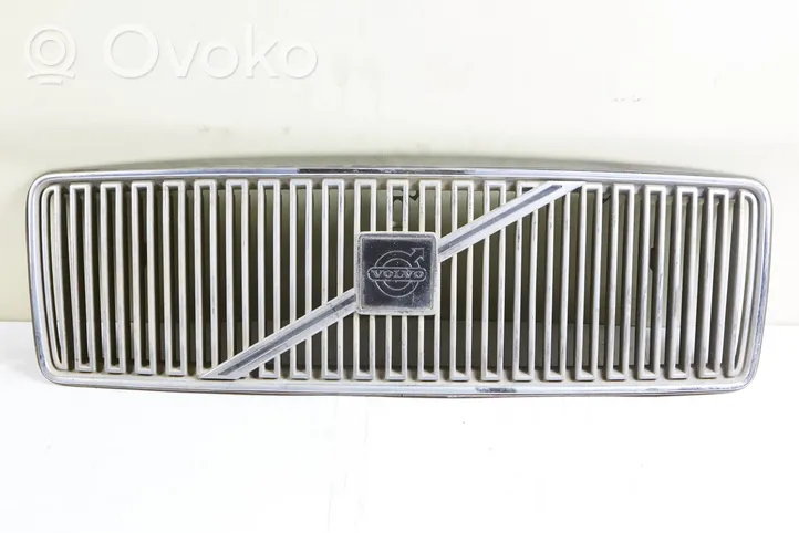 Volvo 850 Grille calandre supérieure de pare-chocs avant 