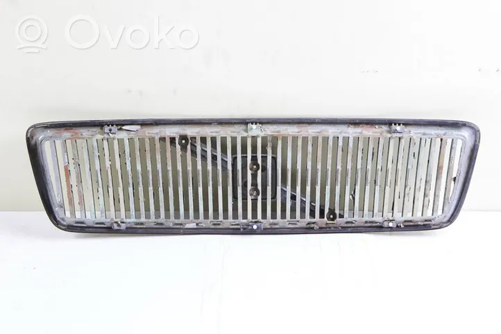 Volvo V70 Front bumper upper radiator grill 9190776