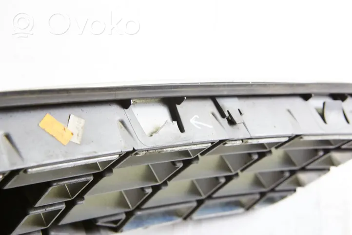 Volvo XC90 Rejilla superior del radiador del parachoques delantero 30695512