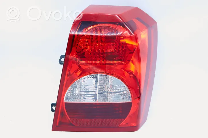 Dodge Caliber Lampa tylna 05303752ae