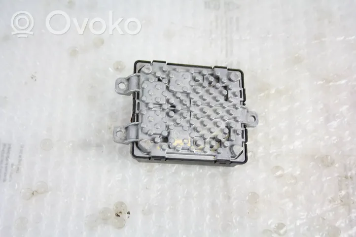 Mitsubishi Outlander Xenon valdymo blokas ecm92170e10