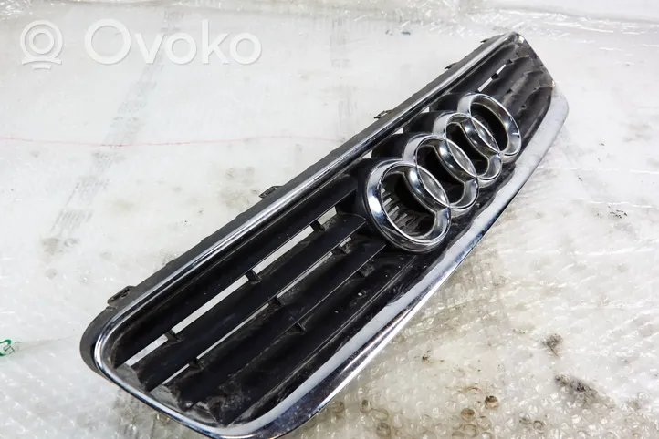 Audi A3 S3 8L Grille calandre supérieure de pare-chocs avant 8l0853651a