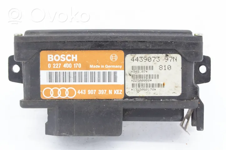 Audi 100 S4 C4 Autres unités de commande / modules 443907397N