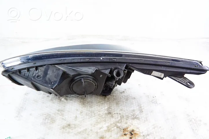 KIA Carens III Faro delantero/faro principal 92102a4