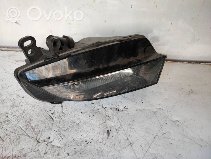 Audi A5 Miglas lukturis priekšā 8T0941699