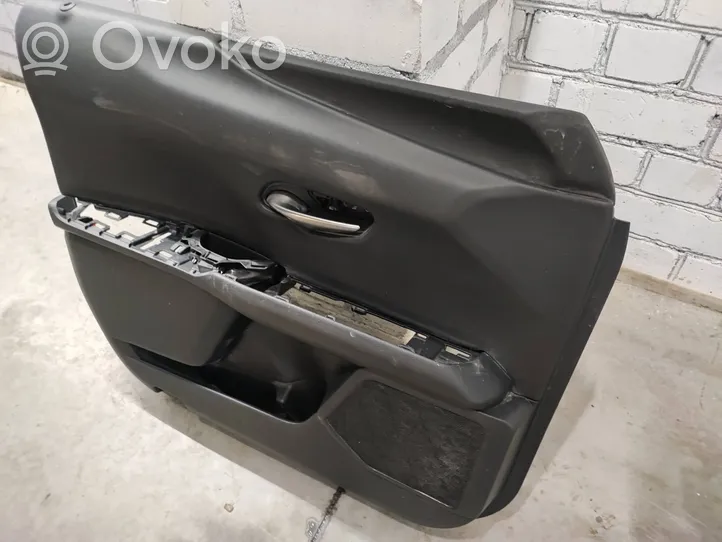 Lexus UX Etuoven verhoilu 