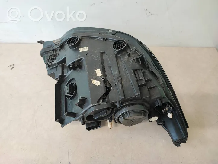 BMW i3 Lampa przednia 90118323