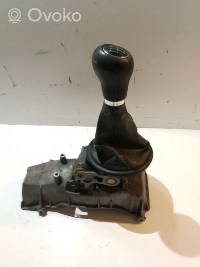 Audi A2 Gear selector/shifter (interior) 8Z0711246A