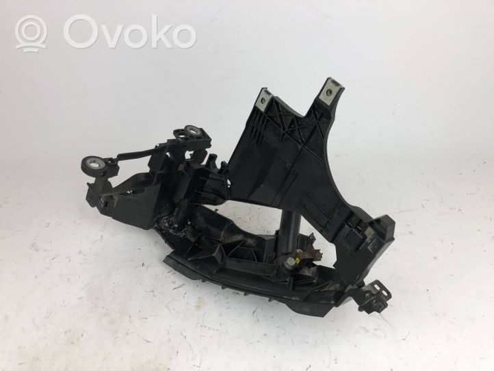 Audi RS5 Ajovalon kannake 8T0805607C