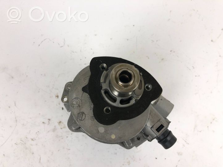 BMW X4 F26 Vacuum pump 8618897