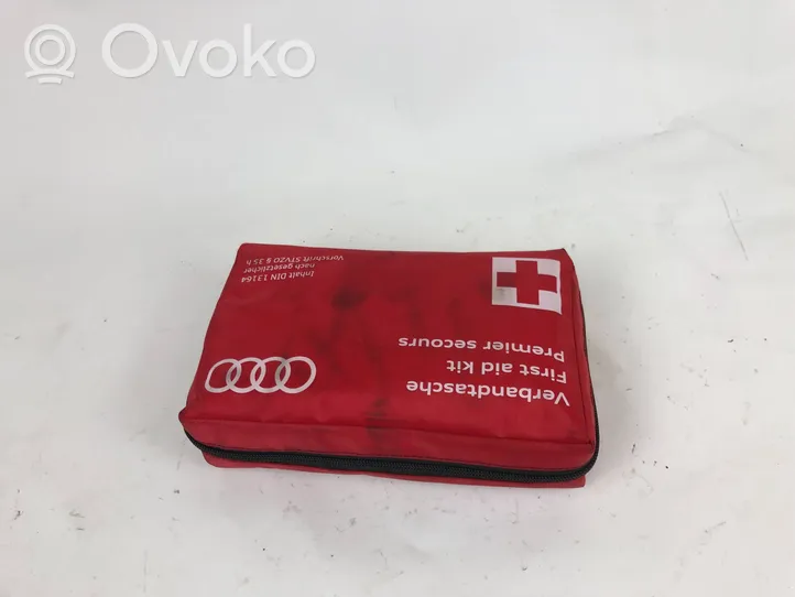 Audi A6 S6 C7 4G Kit di pronto soccorso 