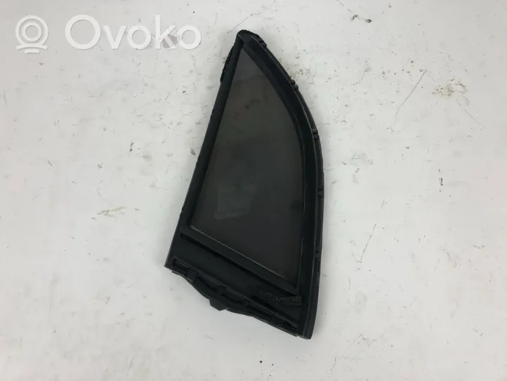 Toyota Mirai Vetro del deflettore della portiera anteriore - quattro porte 6821662010