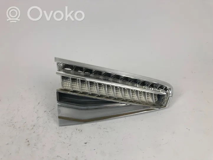 Audi A4 S4 B8 8K Element lampy tylnej 18076403