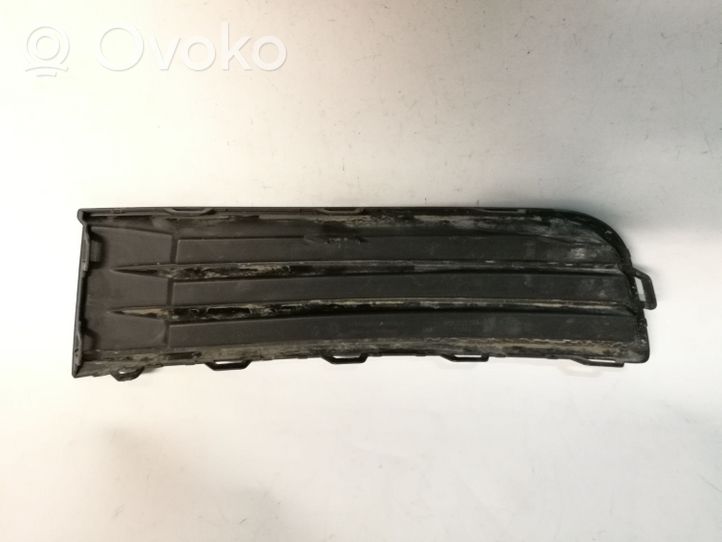 Volkswagen Touran III Grille inférieure de pare-chocs avant 5TA853666