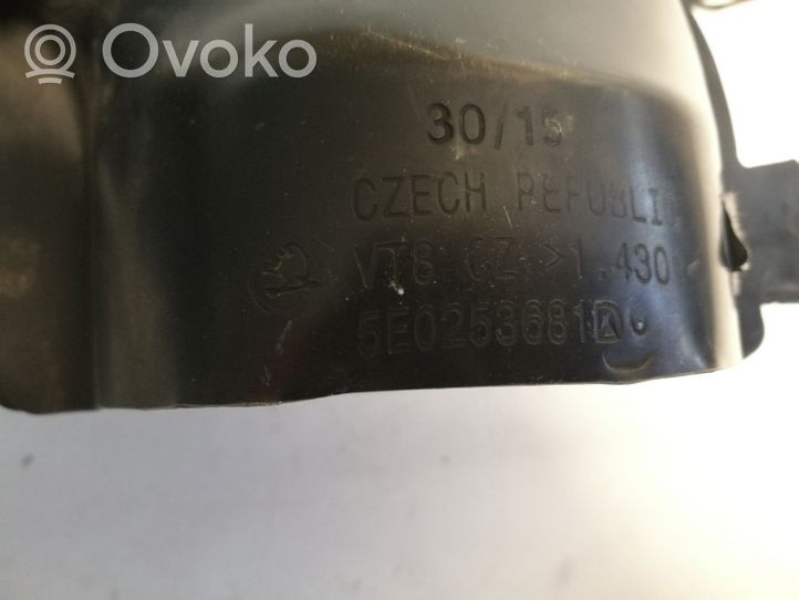 Skoda Octavia Mk3 (5E) Äänenvaimentimen päätykappale 5E0253681D