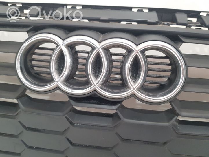 Audi A3 8Y Maskownica / Grill / Atrapa górna chłodnicy 8Y0853651