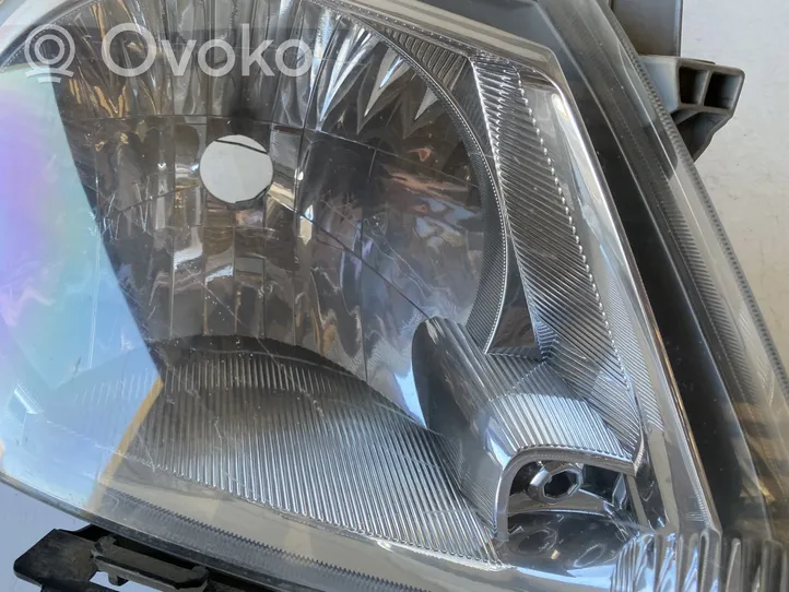 Toyota Hilux (AN10, AN20, AN30) Lampa przednia 10016517